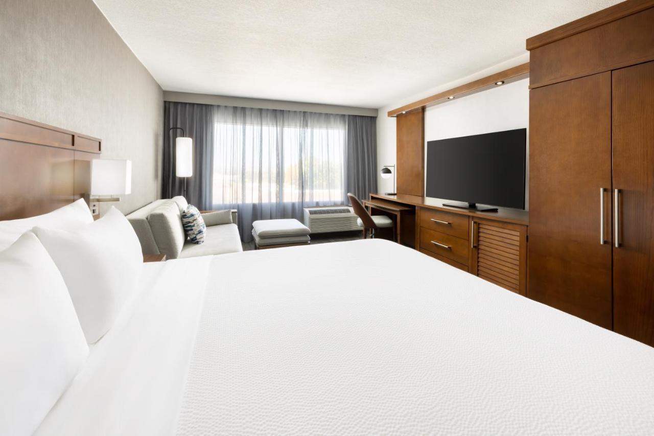 Courtyard By Marriott Los Angeles Woodland Hills Exteriör bild